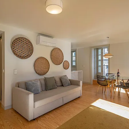 Castelo Superior Two Bedroom By Les Deux Mariettes * Lisboa