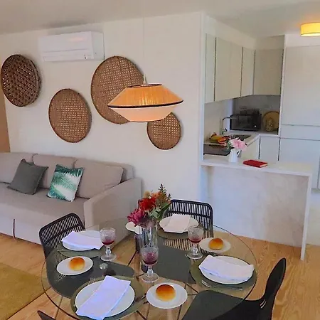 Castelo Superior Two Bedroom By Les Deux Mariettes * Лиссабон