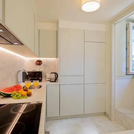 Castelo Superior Two Bedroom By Les Deux Mariettes Лиссабон