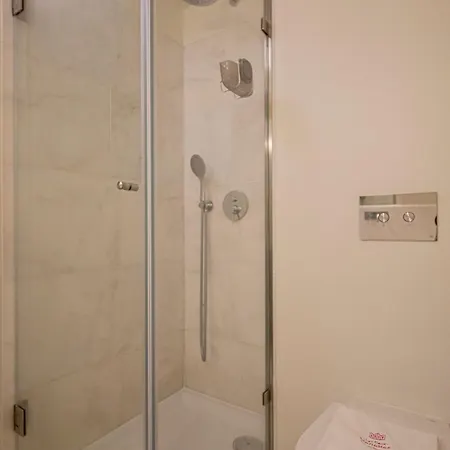 Castelo Superior Two Bedroom By Les Deux Mariettes