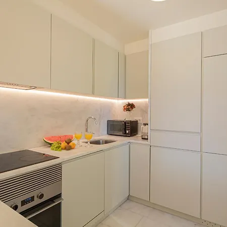 Apartment Castelo Superior Two Bedroom By Les Deux Mariettes *