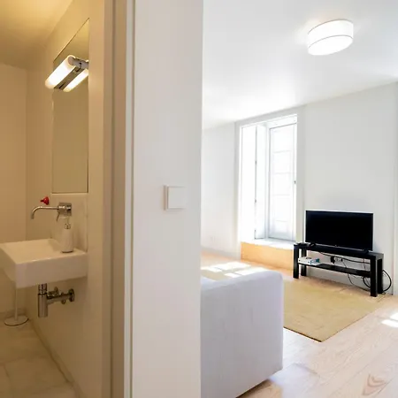 Castelo Superior Two Bedroom By Les Deux Mariettes *