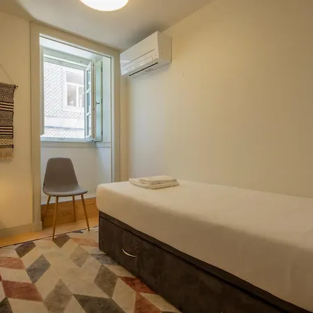 Castelo Superior Two Bedroom By Les Deux Mariettes 公寓 *