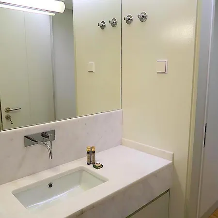 Castelo Superior Two Bedroom By Les Deux Mariettes アパート *